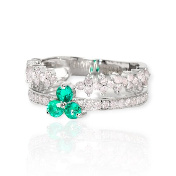 Emerald Sakura Ring - Picture 3 of 8